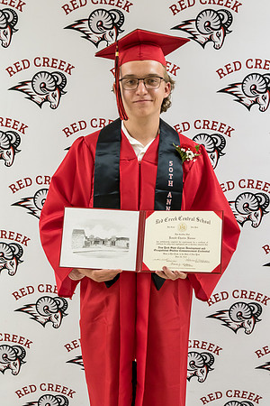 062824-onePhoto-Classof2024Graduate07b