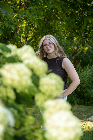 Maddie-ClassOf2026-081225-onePhoto-08