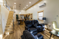 033024-HollysPlace-onePhoto-03