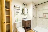 033024-HollysPlace-onePhoto-20