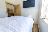 033024-HollysPlace-onePhoto-18