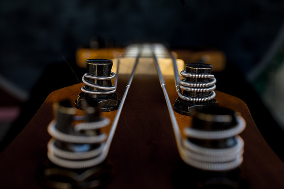 RLBGuitars-onePhoto-17