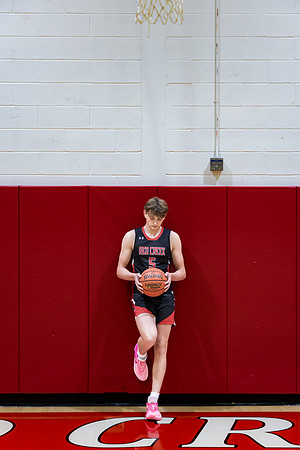 101124-Joey-ClassOf2025-onePhoto-05b