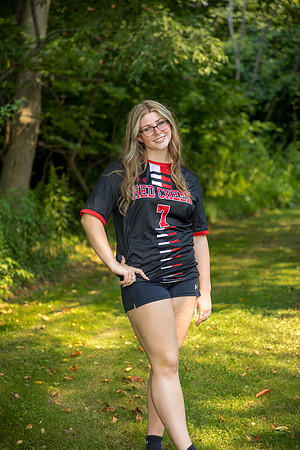 Maddie-ClassOf2026-081225-onePhoto-16
