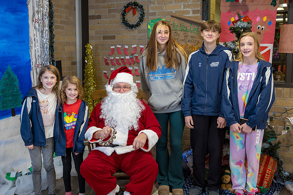 Santa2024-onePhoto-174