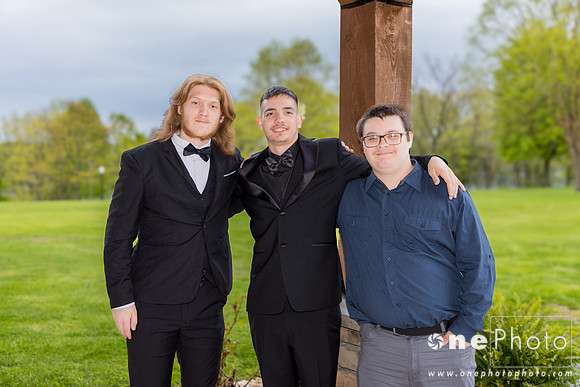 051024-onePhoto-Prom2024-12