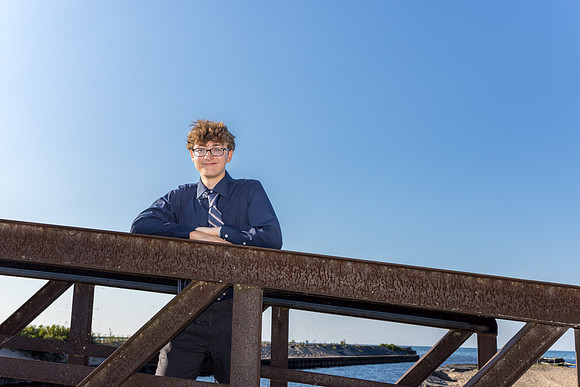 091624-Liam-ClassOf2025-onePhoto-20