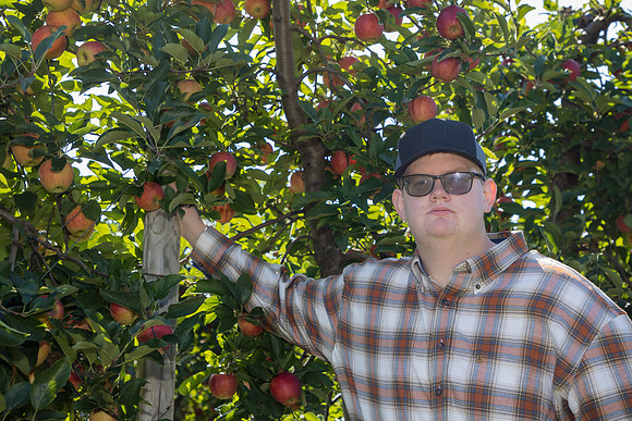 090124-Drew-ClassOf2025-onePhoto-18