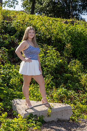 082724-Amanda-ClassOf2025-onePhoto-10