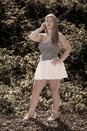 082724-Amanda-ClassOf2025-onePhoto-09