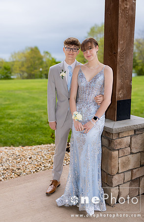 051024-onePhoto-Prom2024-18
