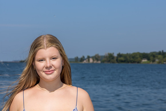082724-Amanda-ClassOf2025-onePhoto-01