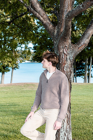 101124-Joey-ClassOf2025-onePhoto-15