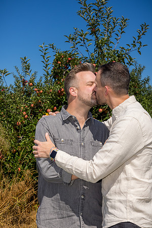 MatthewAndSpencer-082225-onePhoto-03
