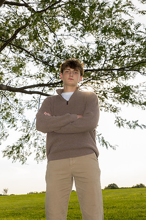 101124-Joey-ClassOf2025-onePhoto-17