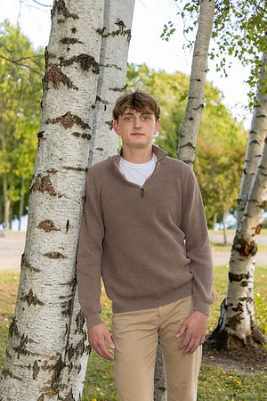 101124-Joey-ClassOf2025-onePhoto-14