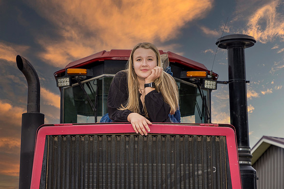 091824-Leah-ClassOf2025-onePhoto-07