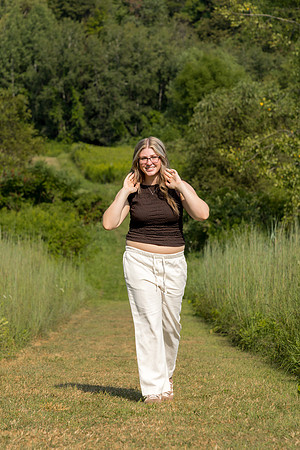 Maddie-ClassOf2026-081225-onePhoto-07