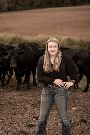091824-Leah-ClassOf2025-onePhoto-17