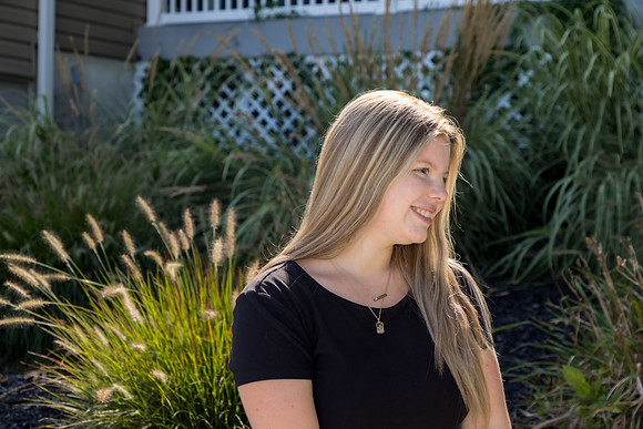 082724-Amanda-ClassOf2025-onePhoto-14
