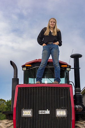 091824-Leah-ClassOf2025-onePhoto-06